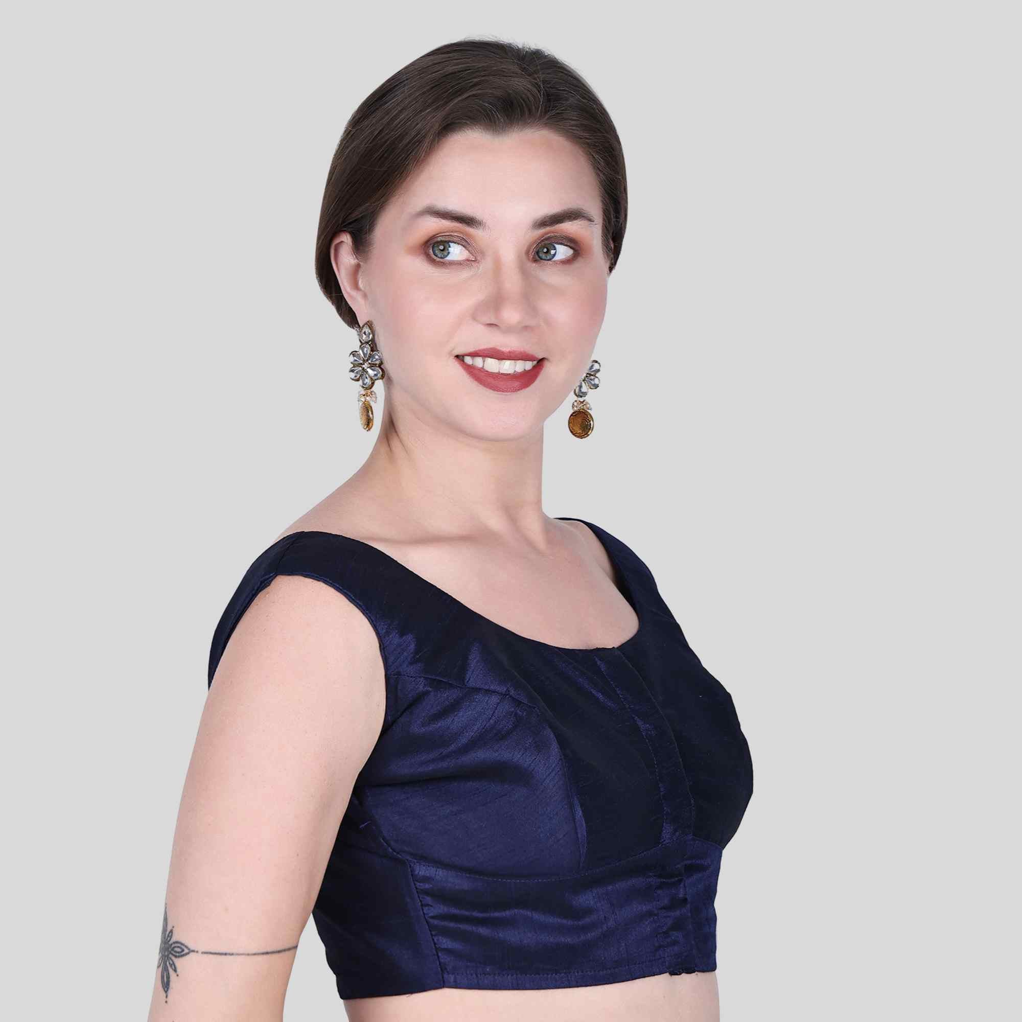 Sleeveless blouse available in ambattur chennai