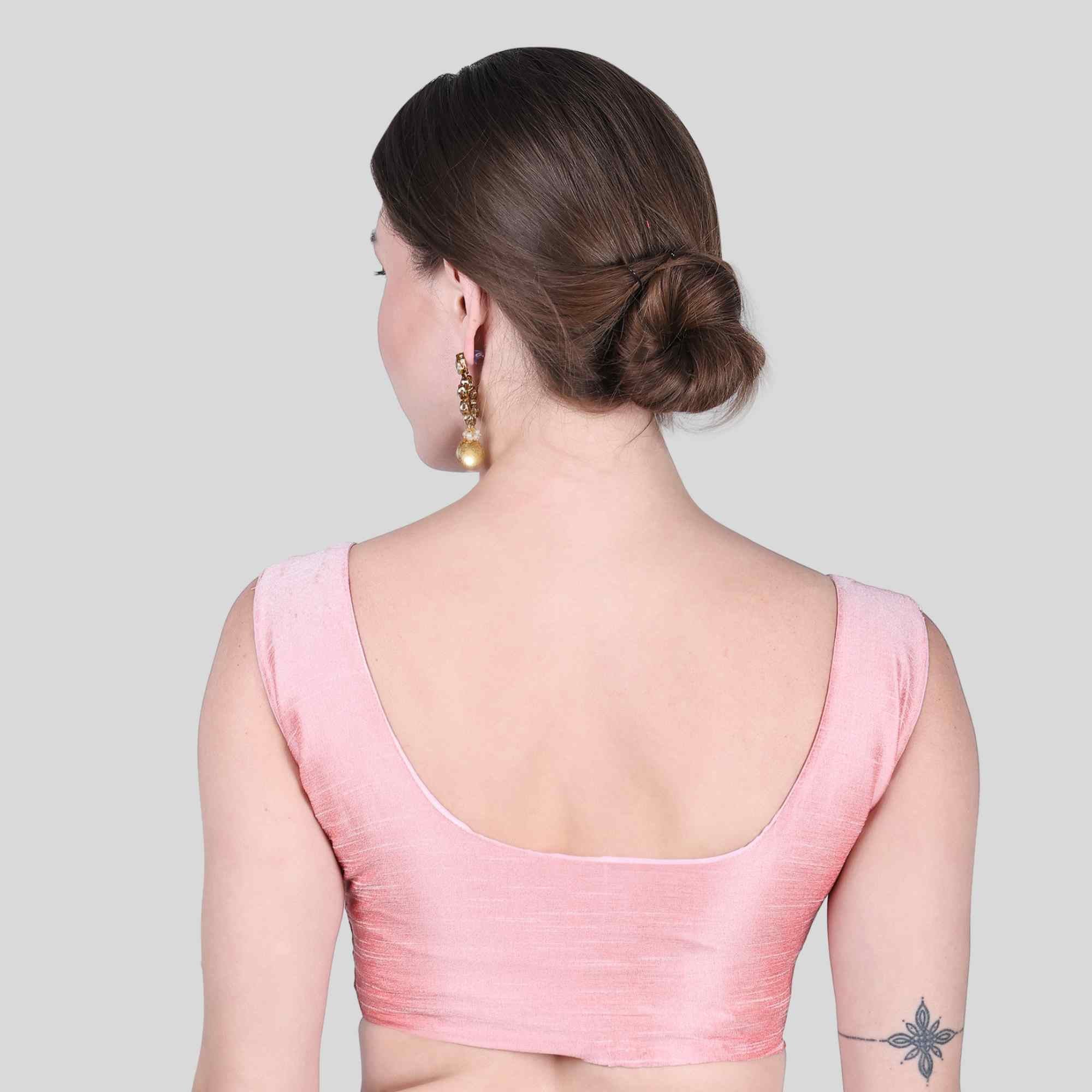 Sleeveless blouse with regular back neck