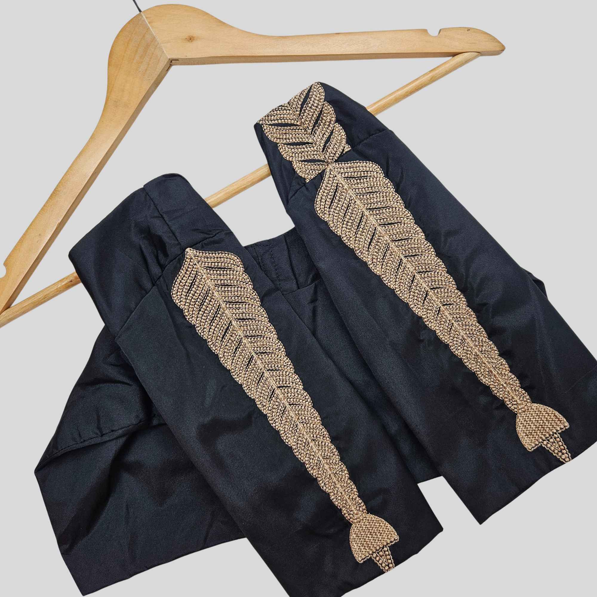 Embroidery Silk Cotton Readymade Blouse With Elbow Sleeve