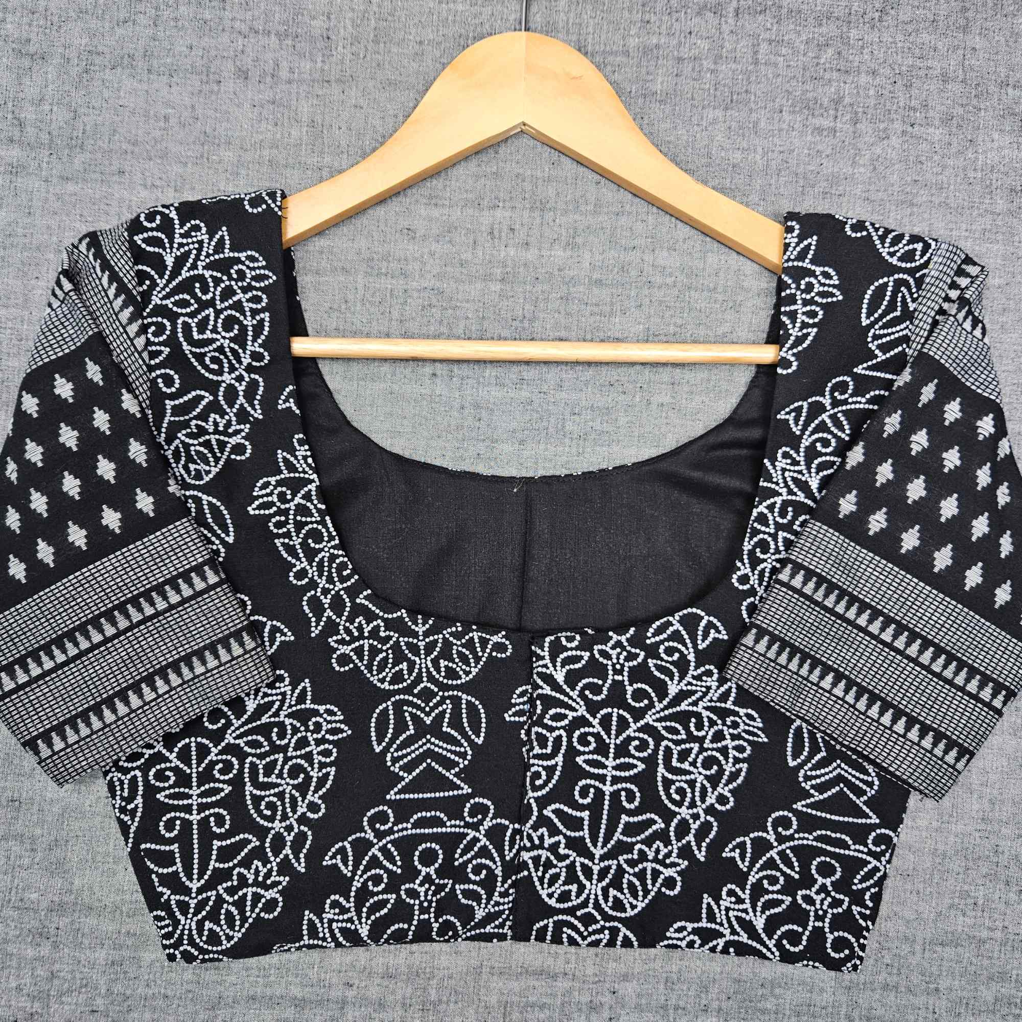 Kolam Print Round Neck Elbow Sleeve Blouse