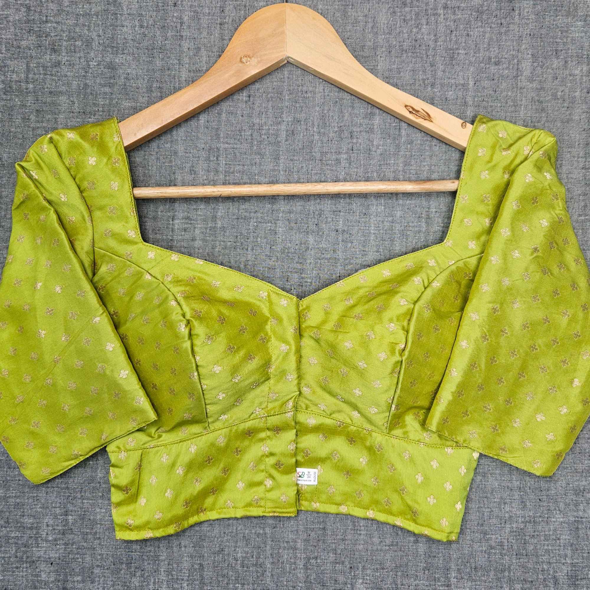 Banarasi Silk Putta Diamond Neck Elbow Sleeve Blouse – JIS BOUTIQUE