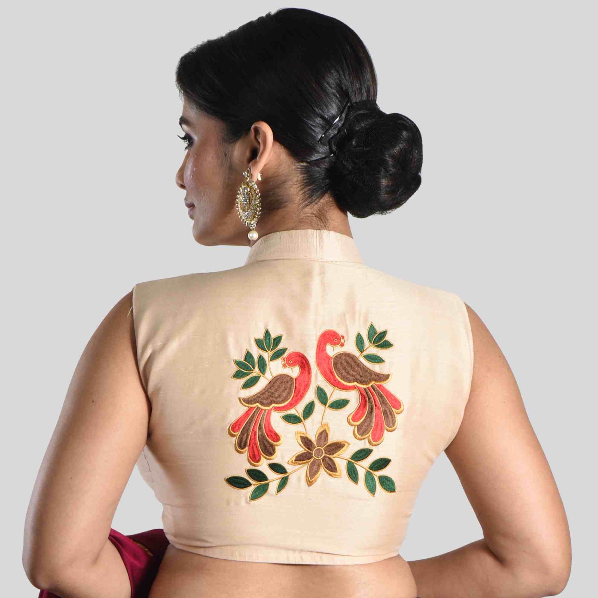 mandarin collar sleeveless blouse with Bird embroidery at back