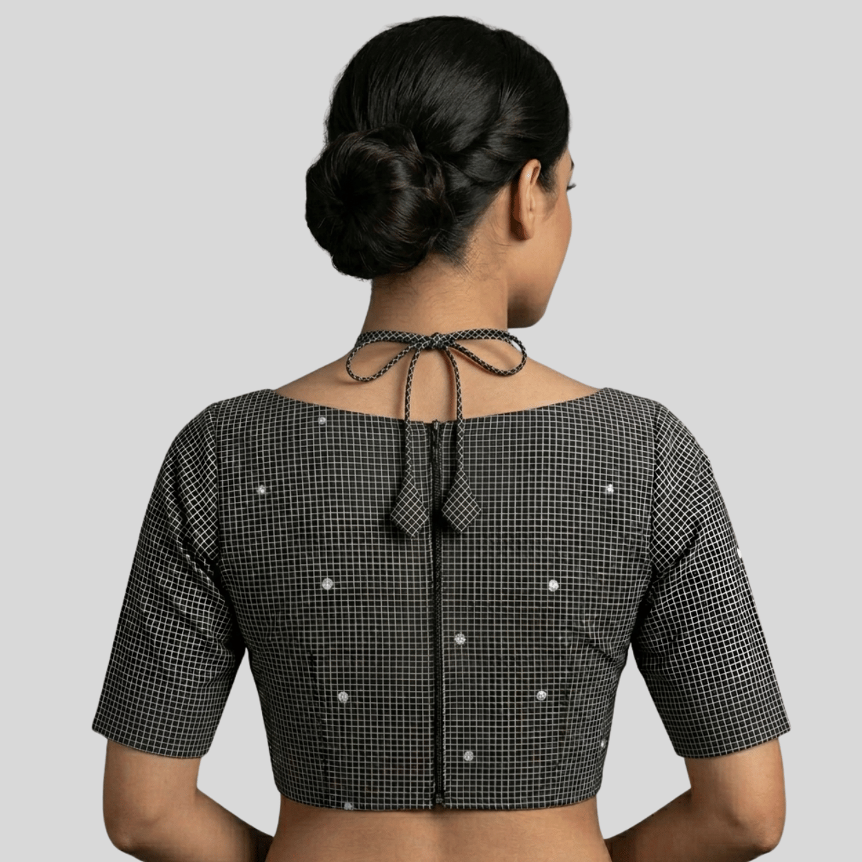 Halter_Neck_With_Knot_Blouse