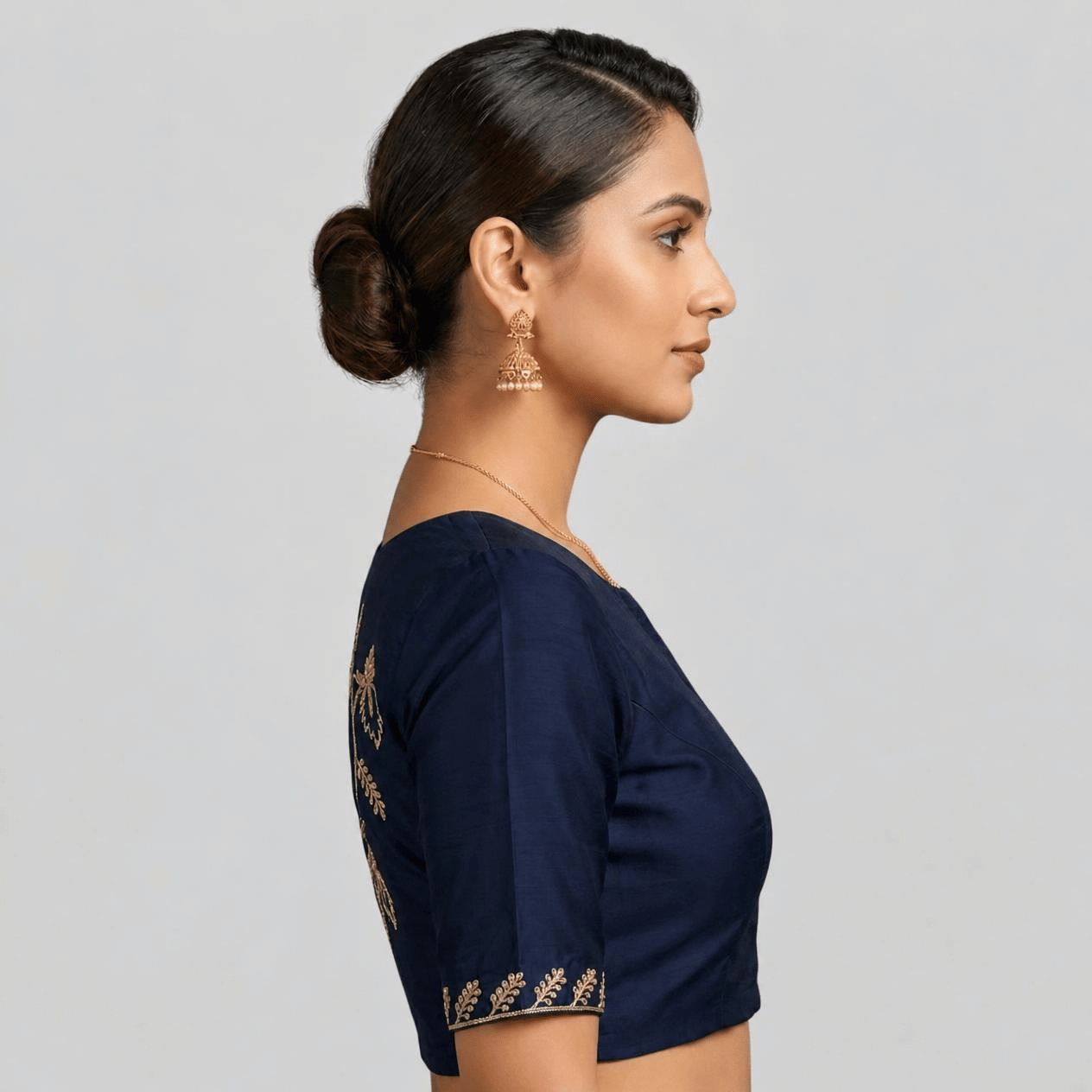 Embroidery blouse 